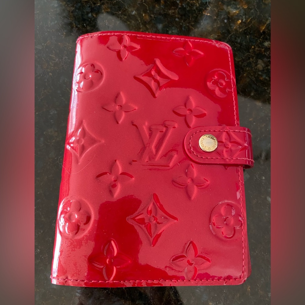 Louis Vuitton Pomme d’Amour PM Agenda Cover